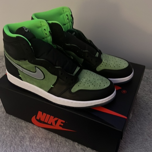 Air Jordan 1 - New with Box - Picture 2 of 3